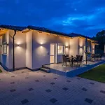Balatonic Grape Apartmanhaz שיופוק