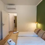 Balatonic Grape Apartmanhaz * שיופוק