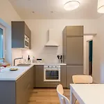 Balatonic Grape Apartmanhaz *