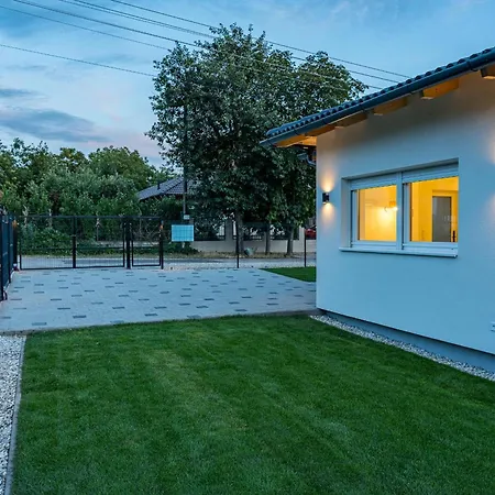 Balatonic Grape Apartmanhaz * Siófok
