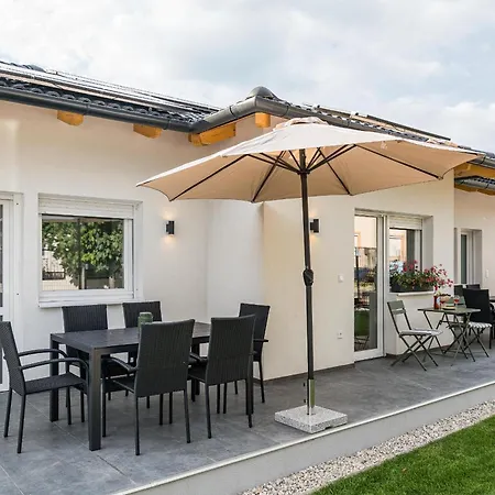 Balatonic Grape Apartmanhaz 아파트