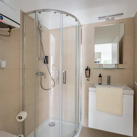 Balatonic Grape Apartmanhaz *